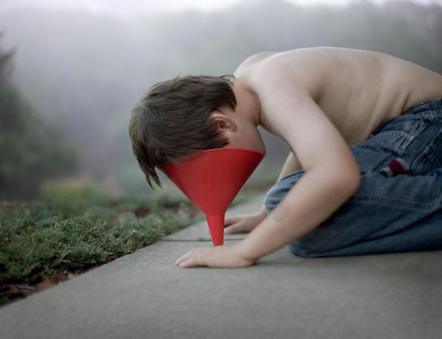 Η ΦΩΤΟΓΡΑΦΙΚΗ ΣΥΝΟΜΙΛΙΑ ΕΝΟΣ ΠΑΤΕΡΑ ΜΕ ΤΟΝ ΑΥΤΙΣΤΙΚΟ ΓΙΟ ΤΟΥ