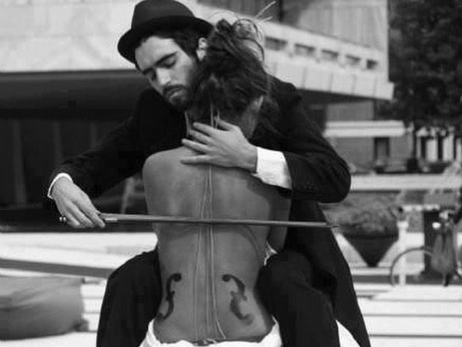 Ο περίεργος άντρας με το βιολί