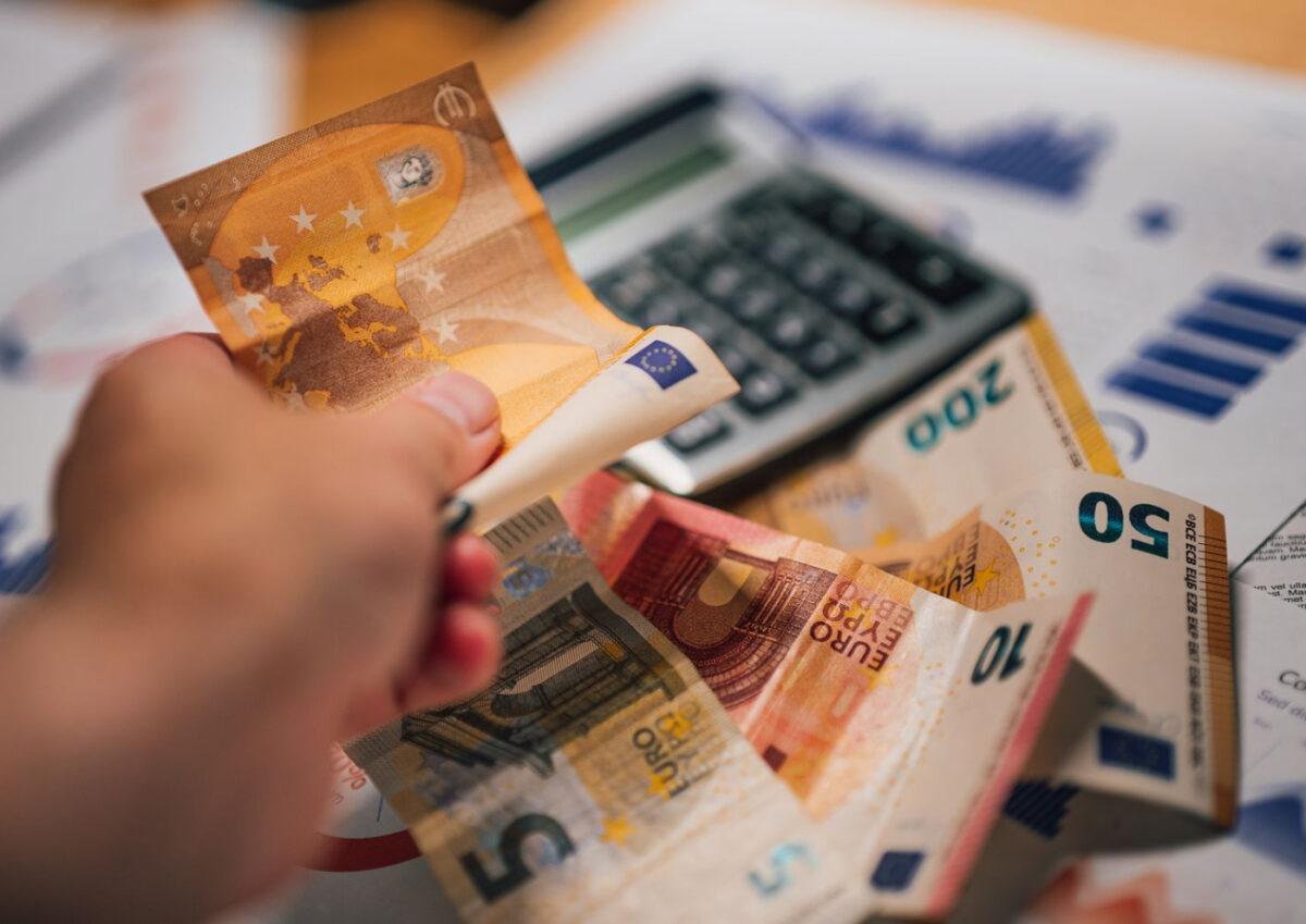 Πως θα μειώσουμε τα έξοδα του σπιτιού -Αναλυτικός οδηγός με παραδείγματα