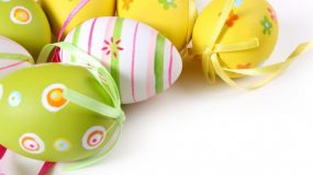 Ιδέες για να βάψετε τα αυγά και τα... πασχάλια
