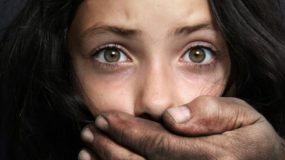 Βίντεο: Πως θα αντιδρούσατε μπροστα σε μια απαγωγή παιδιού?