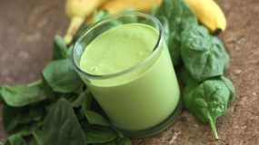 Αποτοξίνωση τώρα: Αυξήστε το μεταβολισμό σας με αυτό το green smoothie!