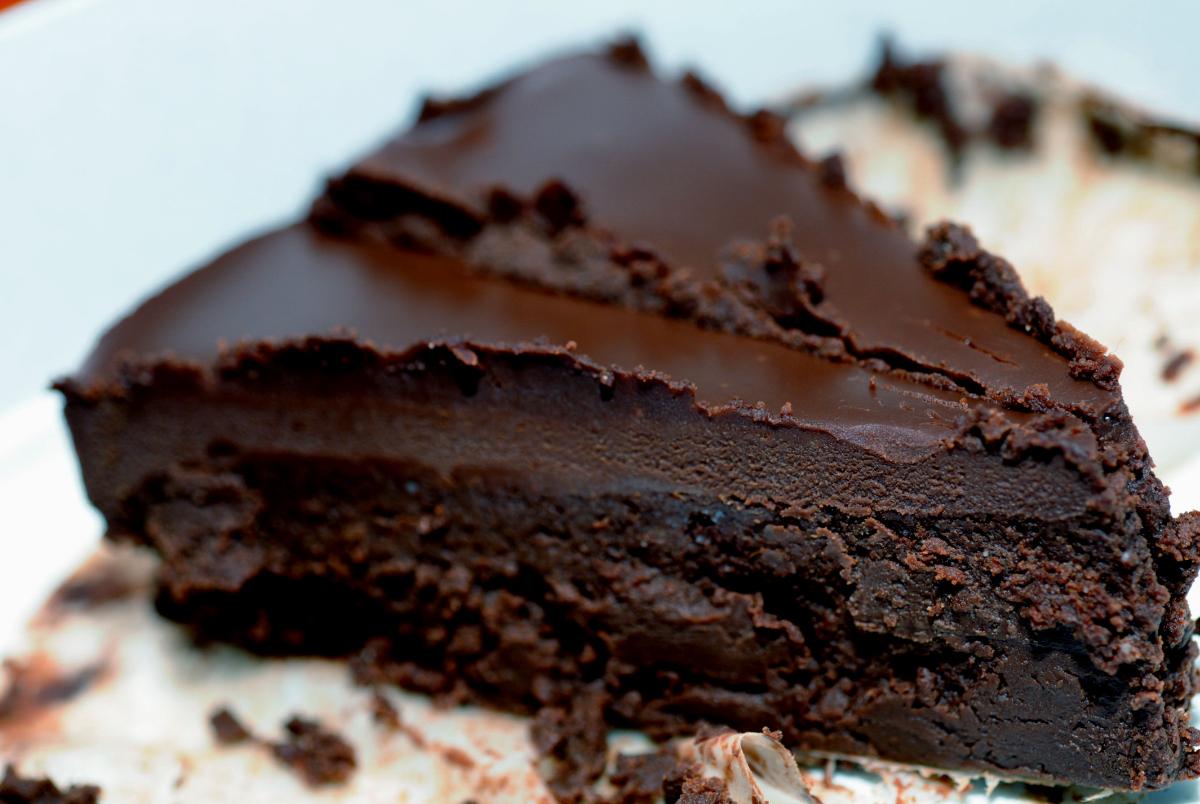 Black beast : Γλυκό σοκολάτας με γκανάζ χωρίς γλουτένη