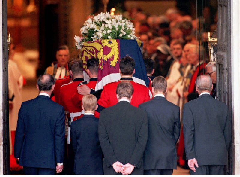 Πριγκίπισσα Νταϊάνα, η ιστορία ενός παραμυθιού χωρίς happy end