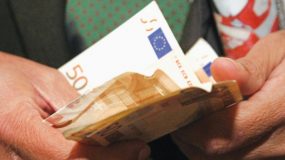 Όλη η απόφαση για το εγγυημένο εισόδημα – Ποιοι θα παίρνουν επίδομα 400€ το μήνα