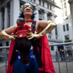 Βάλτε μια μαμά να κυβερνήσει τον κόσμο. (Απλά μαθήματα πολιτικής…)