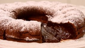 Κέικ σοκολάτα… λάβα από την Αλίκη Μάρα