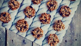 Cookies με 2 υλικά Η πιο γρήγορη συνταγή για υγιεινά μπισκότα