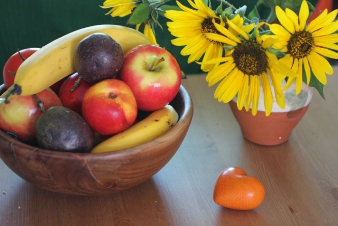 Πώς να ξεφορτωθείς εύκολα και γρήγορα τα μυγάκια που πάνε στα φρούτα