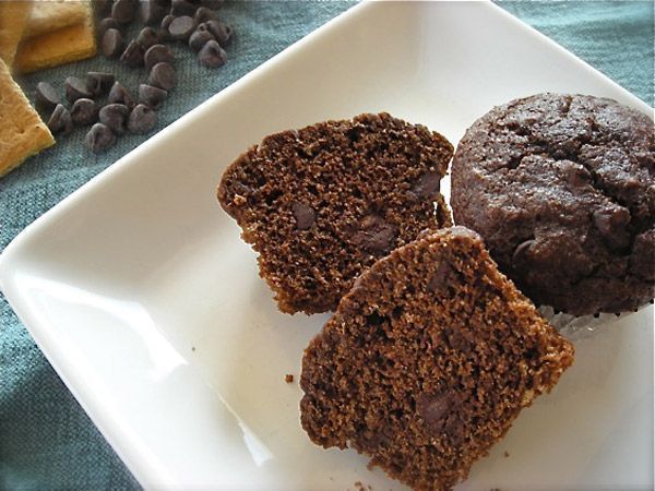 Μικρά μαλακά κέικ με κάστανο και σοκολάτα