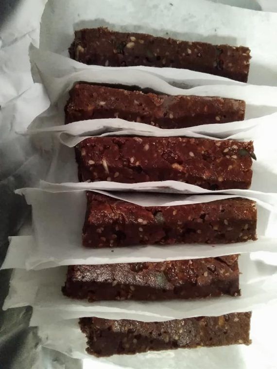 Μπάρες ενέργειας με σοκολάτα