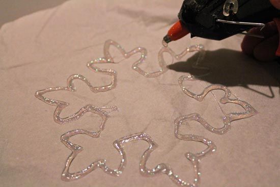 Εύκολα Χριστουγεννιάτικα στολίδια από κόλλα σιλικόνης