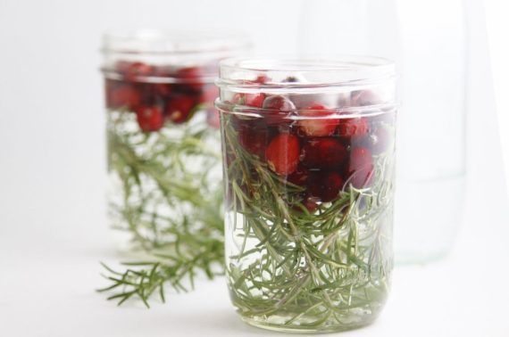 11 χριστουγεννιατικες κατασκευές με γυάλινα βαζάκια!