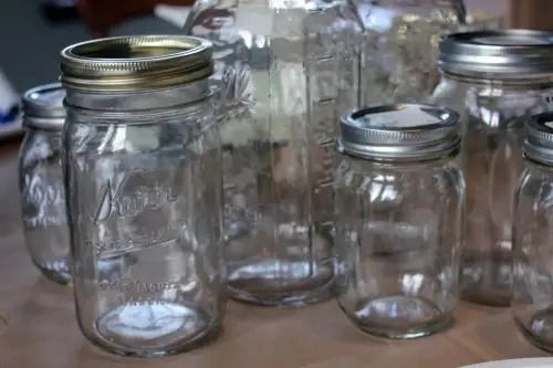 11 χριστουγεννιατικες κατασκευές με γυάλινα βαζάκια!