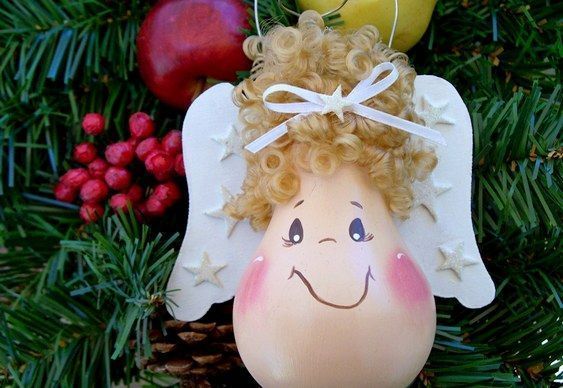 26 Ιδεες για να φτιαξετε στολιδια απο παλιες λαμπες!