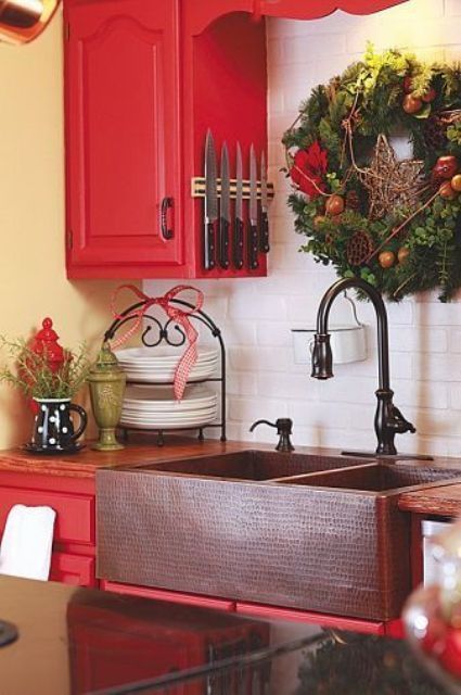 Χριστουγεννιάτικη-διακόσμηση-κουζίνα-νεροχύτης-στεφάνι-