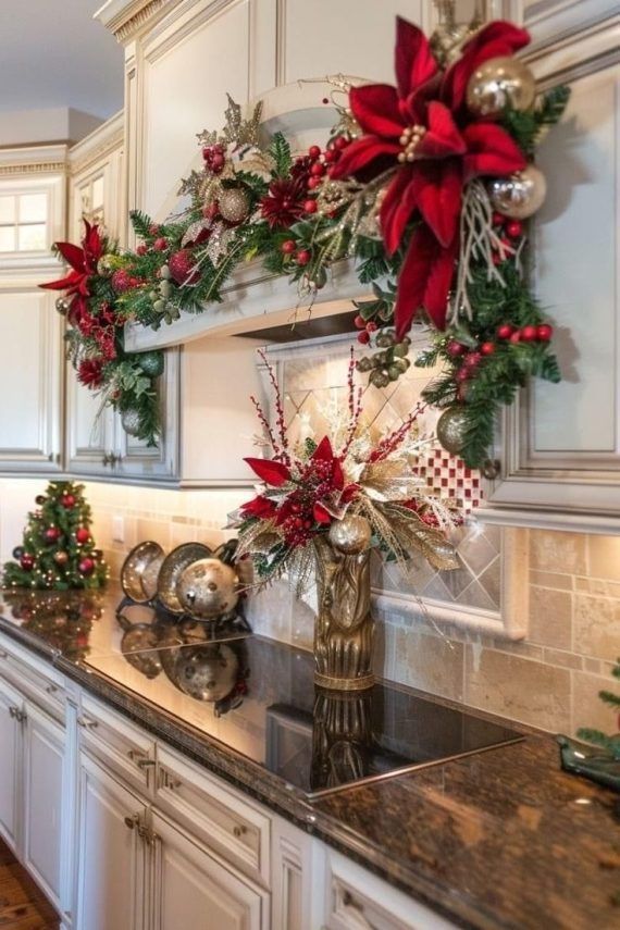  Χριστουγεννιάτικη-διακόσμηση-κουζίνα-γιρλάντα-πάνω-από-φούρνο-