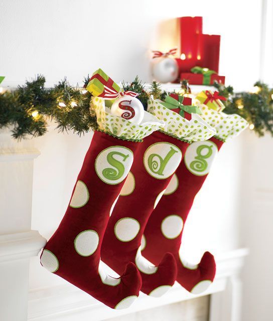 κάλτσες-στο-τζάκι-κόκκινές-με γράμματα- κάλτσες-στο-τζάκι-κόκκινές-με γράμματα-