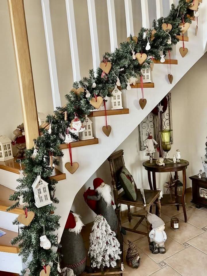 50 Προτάσεις για διακόσμηση Χριστουγεννιάτικης σκάλας