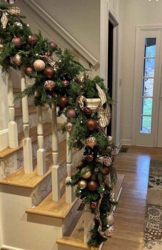 50 Προτάσεις για διακόσμηση Χριστουγεννιάτικης σκάλας
