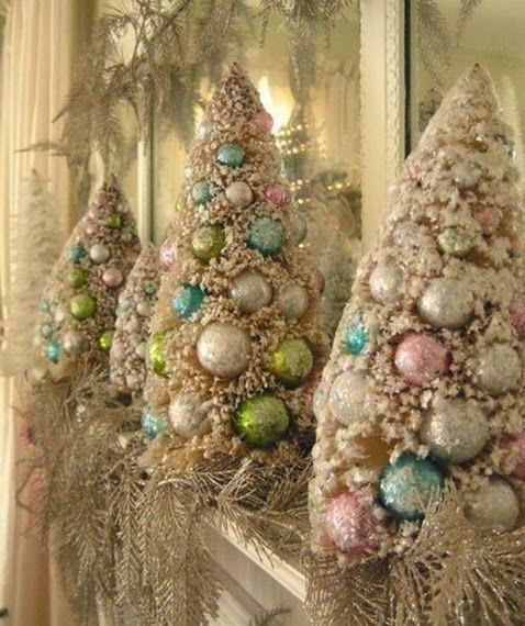 ροζ-χριστουγεννιάτικα-δεντράκια-με-μπάλες-