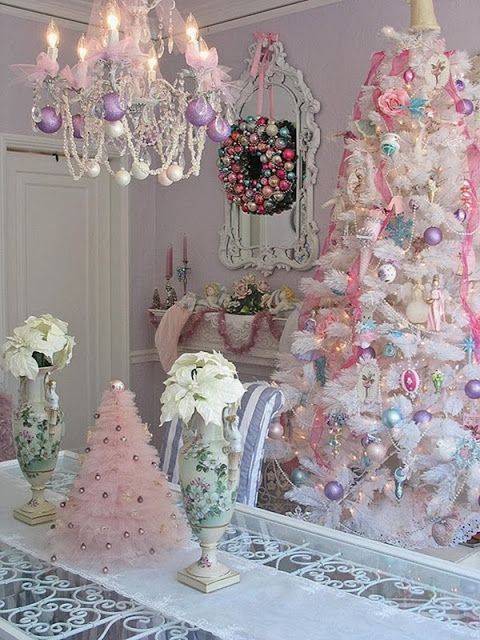 ροζ-χριστουγεννιάτικη-διακόσμηση-τραπεζαρίας-