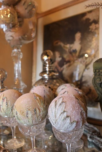 ροζ-μπάλες-με-γκλίτερ-σε-ποτήρια-