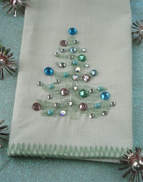 χριστουγεννιάτικο-δέντρο-κεντημένο-