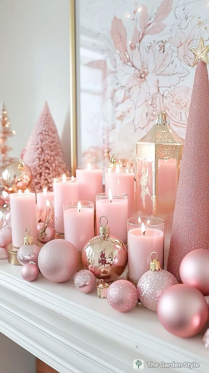 ροζ-χριστουγεννιάτικα-κεριά-σε-τζάκι-