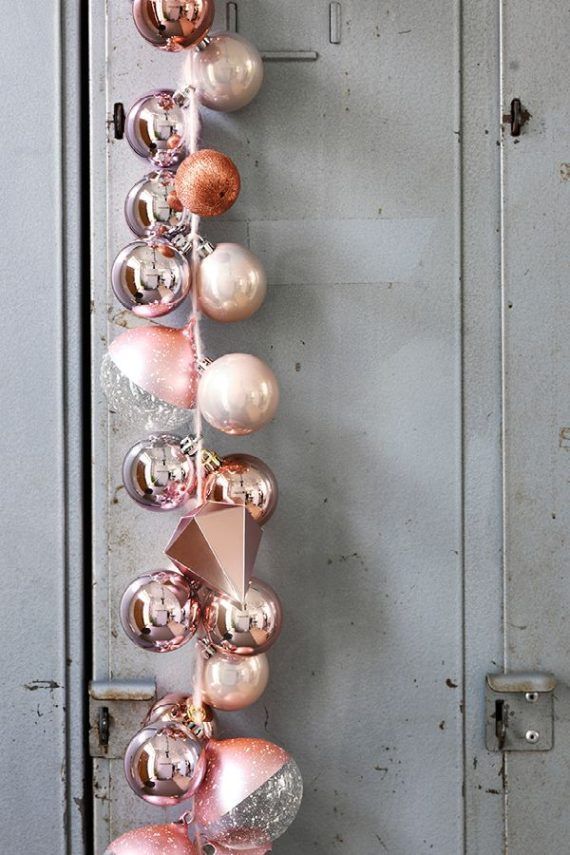 Χριστουγεννιάτικη-Γιρλάντα-με-μπάλες-ροζ-