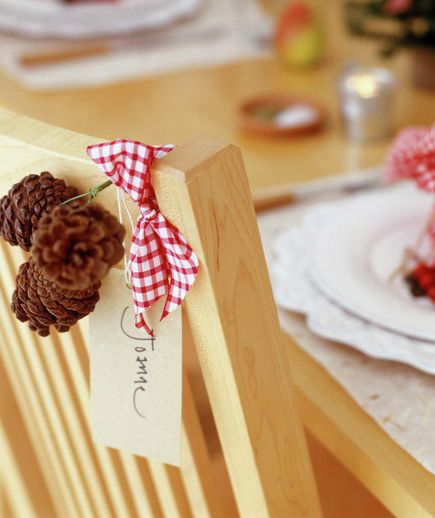 Στολίστε τις καρέκλες της τραπεζαρίας σας για τα Χριστουγεννα!Ιδεες που θα σας ξετρελανουν