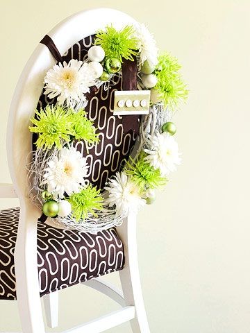 Στολίστε τις καρέκλες της τραπεζαρίας σας για τα Χριστούγεννα. Ιδέες που θα σας ξετρελάνουν