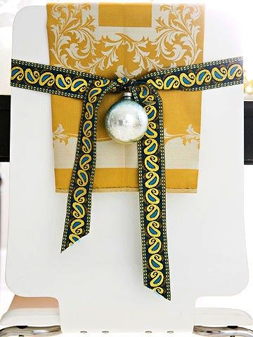 Στολίστε τις καρέκλες της τραπεζαρίας σας για τα Χριστούγεννα. Ιδέες που θα σας ξετρελάνουν