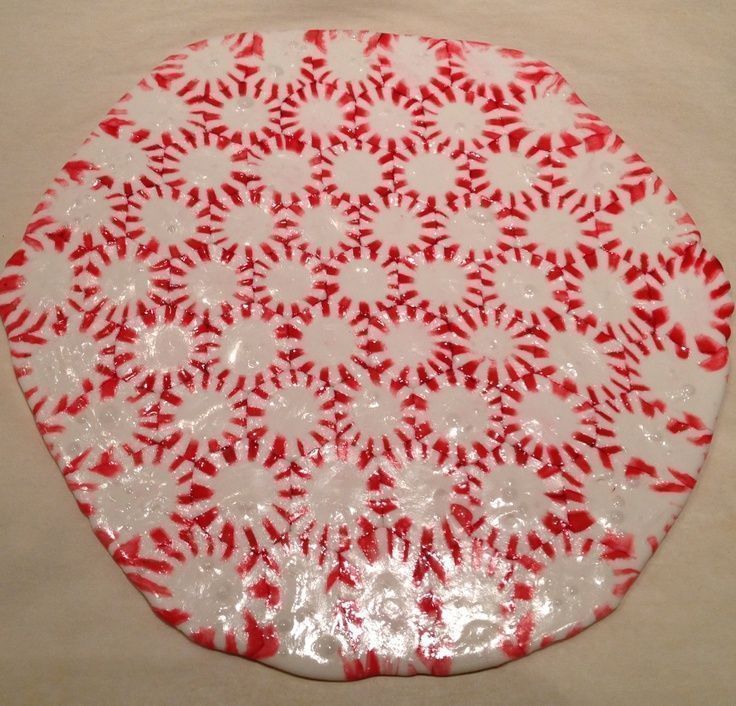 χριστουγεννιάτικη-πιατέλα-από-λιωμένες-καραμέλες-