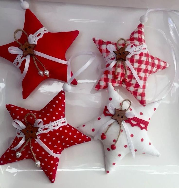 Φτιάξε μόνη σου Χριστουγεννιάτικα στολίδια από τσόχα