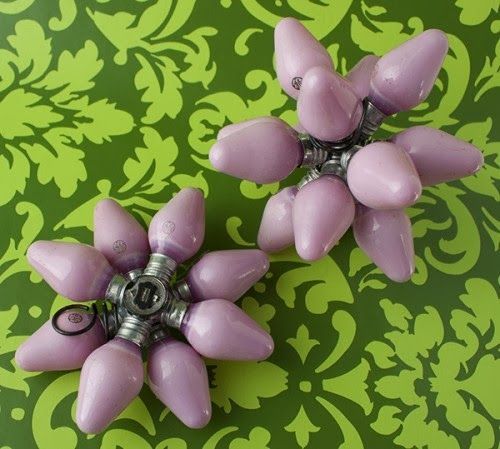 αστέρια-από-μωβ-λάμπες-