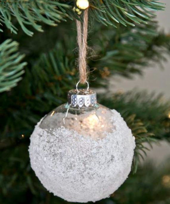 Πώς να ανανεώσετε εύκολα και φθηνά τα παλια χριστουγεννιάτικα στολίδια σας