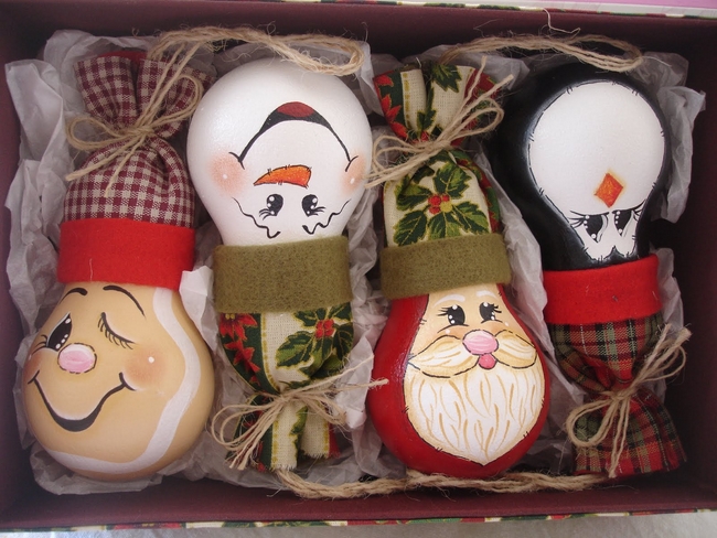 diy christmas tree ornaments light-bulbs-cute-faces