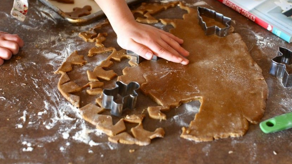 Gingerbread : Η ζύμη για μπισκότα & Χριστουγεννιάτικα σπιτάκια