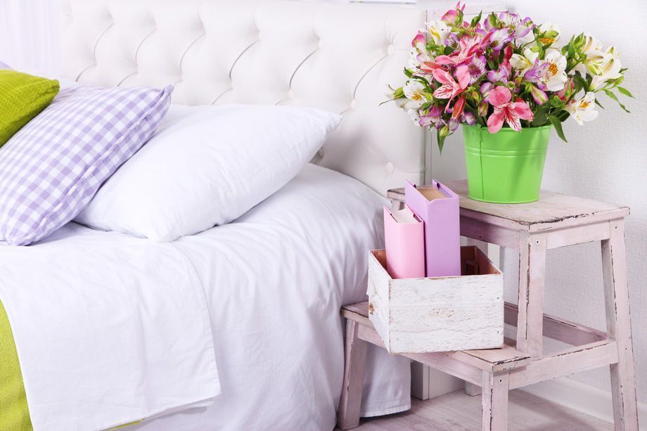 Το μοβ, το πράσινο και ένα μπουκέτο φρέσκα λουλούδια θα σας φέρουν καλή τύχη.