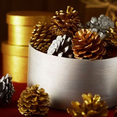 κουκουνάρια-βαμμένα-χρυσό-ασημί-