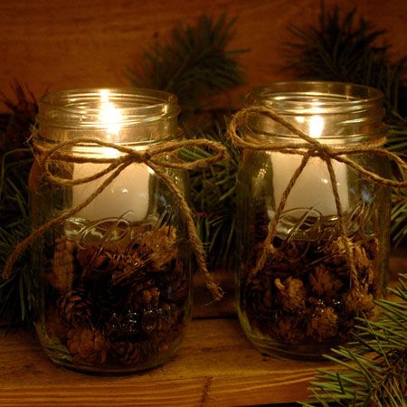 βάζα-με-κεριά-και-κουκουνάρια-