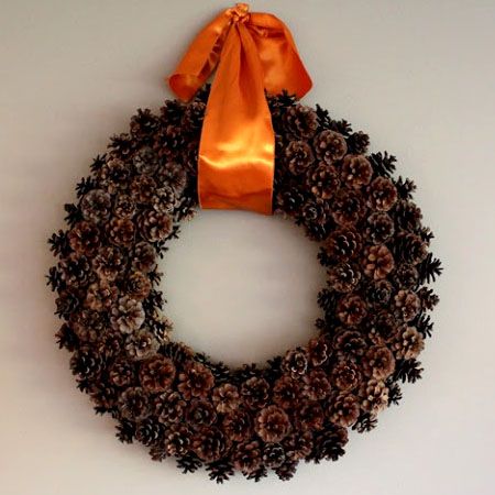 στεφάνι-με-κουκουνάρια-