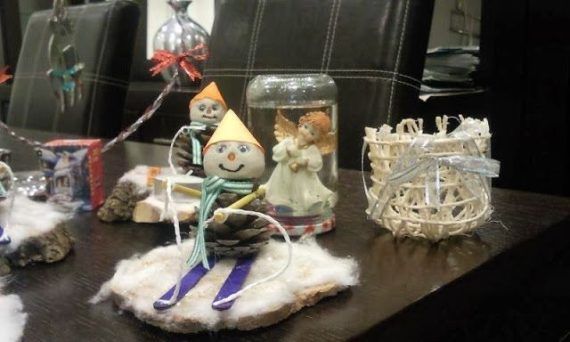 χριστουγεννιάτικα-ανθρωπάκια-από-κουκουνάρι-