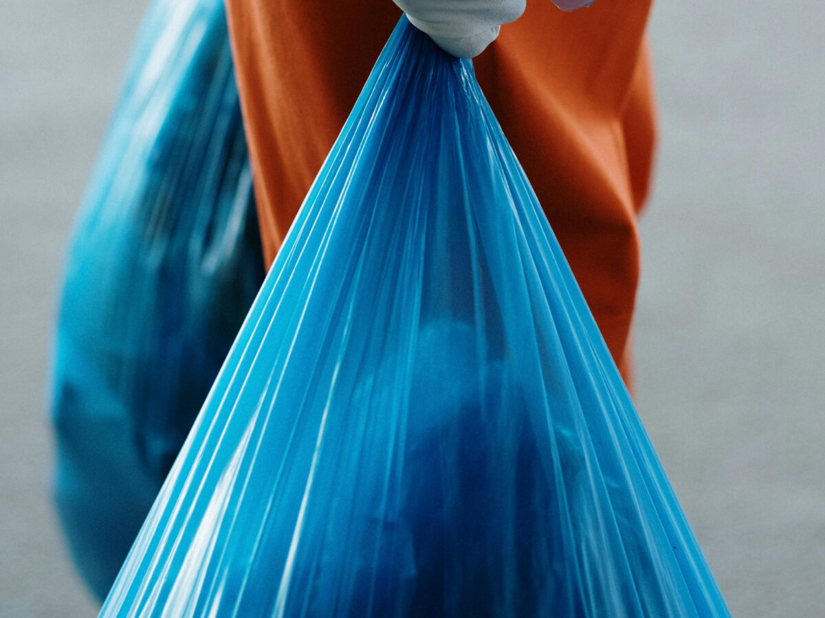 9 Πράγματα που Πρέπει να Πετάξετε από το Σπίτι πριν Μπει η Νέα Χρονιά