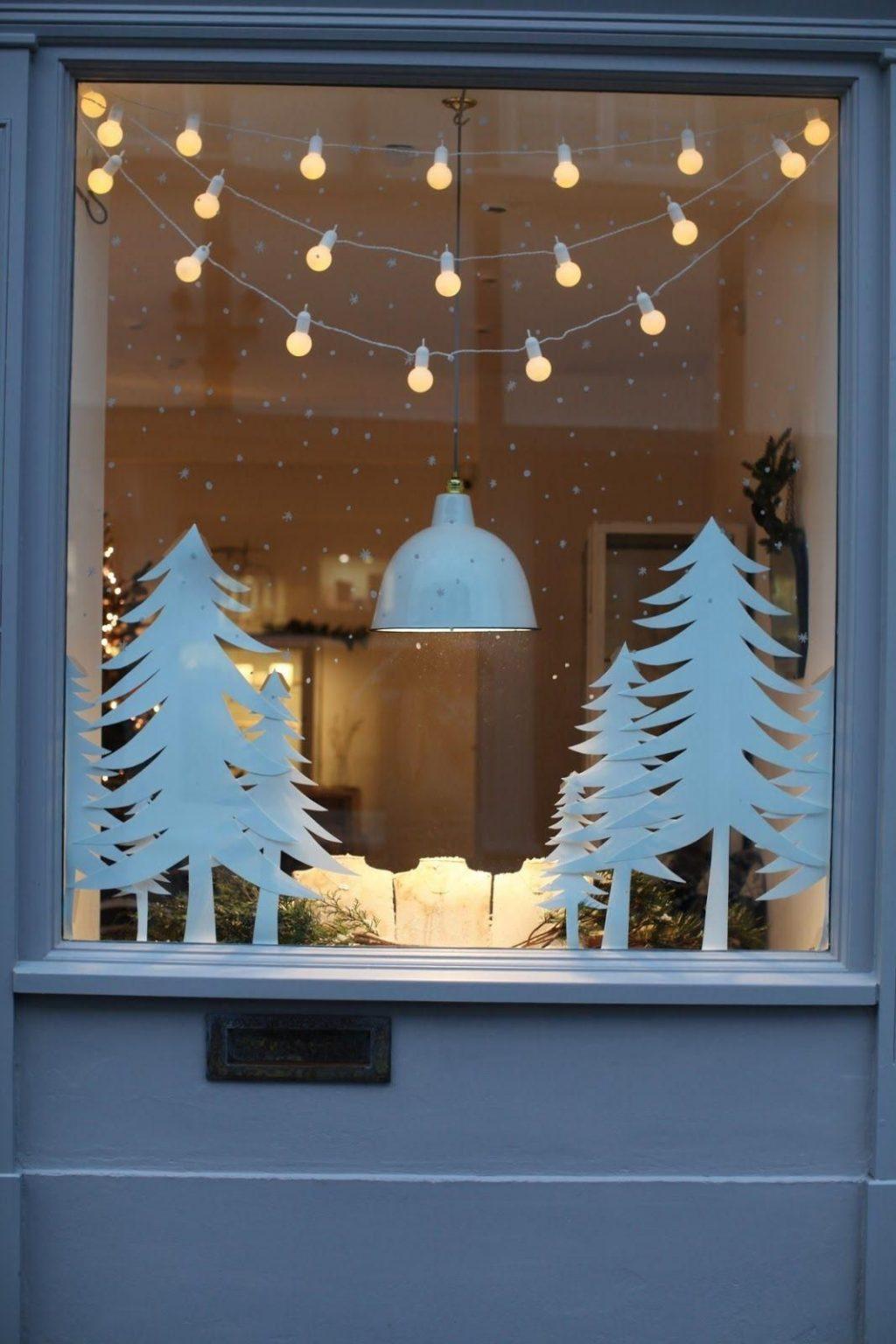 χριστουγεννιάτικα-φωτάκια-κρεμασμένα-στο-παράθυρο- χριστουγεννιάτικα-φωτάκια-κρεμασμένα-στο-παράθυρο-