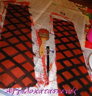 καρό-κόκκινο-κασκόλ-από-εφημερίδες-