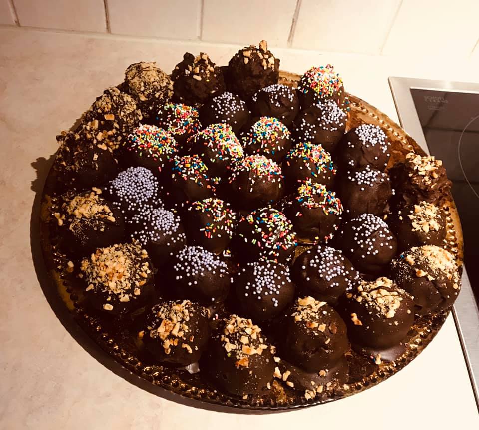 Χριστουγεννιατικα Σοκολατάκια κάστανο με δυο υλικα