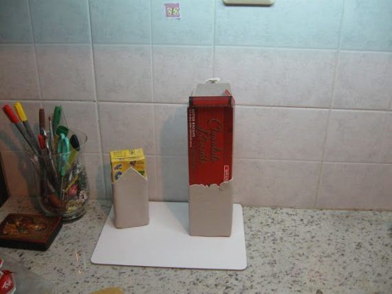 Φτιαξτε πανεμορφα Χριστουγεννιάτικα σπιτάκια και γουρια από πηλό