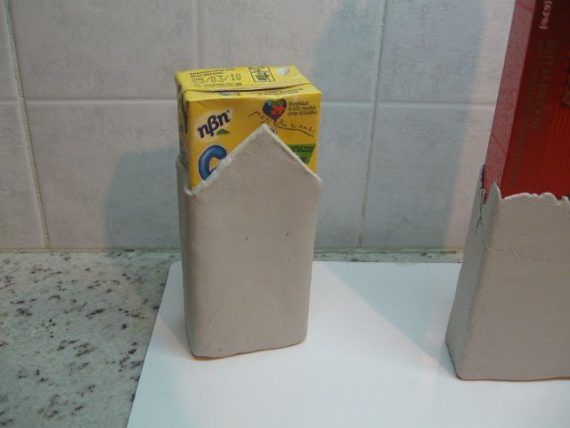 Φτιαξτε πανεμορφα Χριστουγεννιάτικα σπιτάκια και γουρια από πηλό